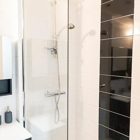 Le Rose Marie Appart - Wifi Clim Vue Ponant - Resid Port Ponant - Cohoteconciergerie Motte Apartment