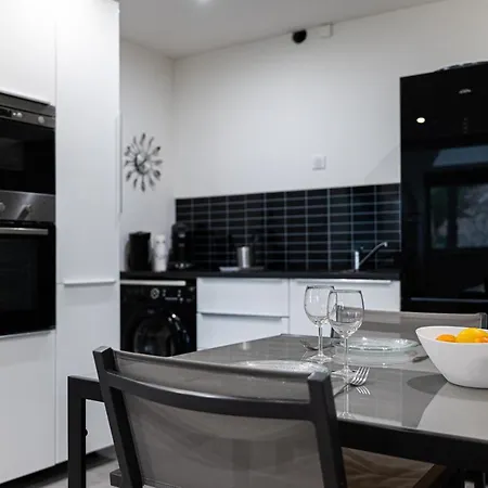 Le Rose Marie Appart - Wifi Clim Vue Ponant - Resid Port Ponant - Cohoteconciergerie Motte *